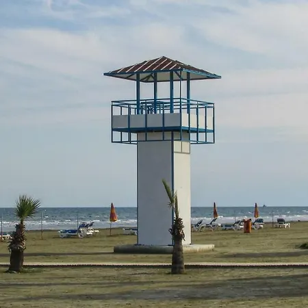 1 Bedroom With Magic View Over Center Apartment Larnaka